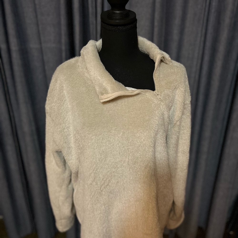 Brand The Royal Standard, size women’s Med, light beige pullover - Picture 2 of 8